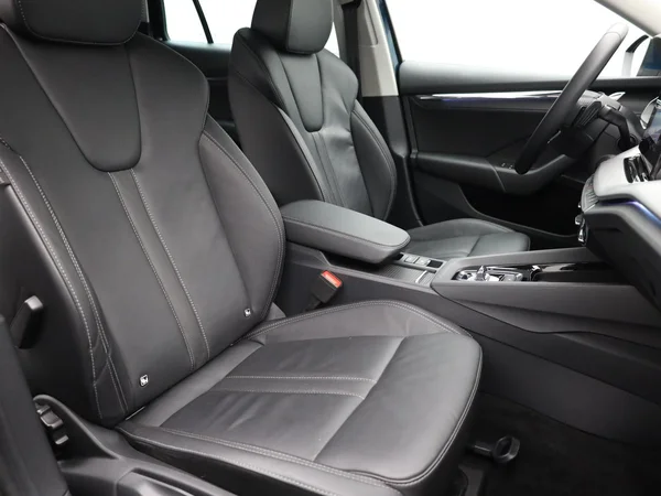 SKODA Octavia Combi (2021) — foto 16 van 21