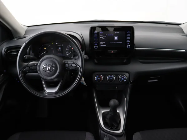 TOYOTA Yaris (2021) — foto 25 van 25