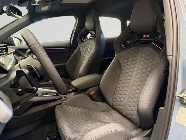 AUDI RS3 Sportback (2025) — foto 24 van 24