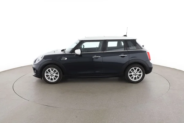 MINI MINI (2020) — foto 9 van 16