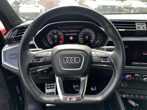 Audi Q3 (2022) — foto 25 van 35