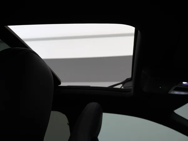 VOLKSWAGEN Passat SW (2024) — foto 2 van 31