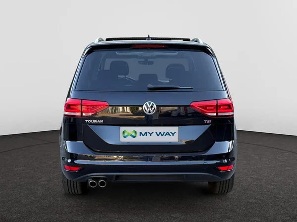VOLKSWAGEN Touran (2018) — foto 19 van 24