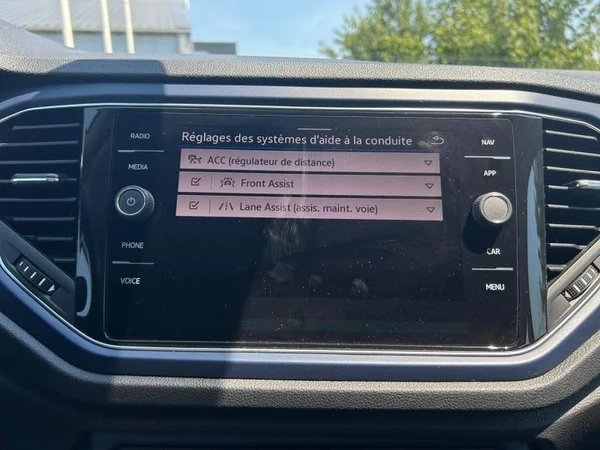 VOLKSWAGEN T-Roc (2021) — foto 10 van 31