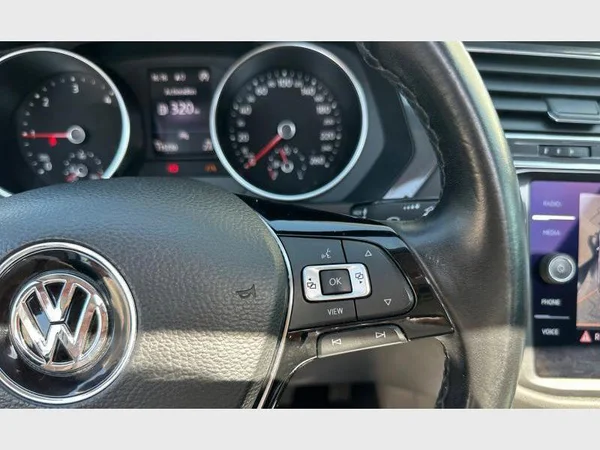 Volkswagen Tiguan Allspace (2021) — foto 8 van 21