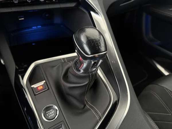 PEUGEOT 3008 (2021) — foto 4 van 32