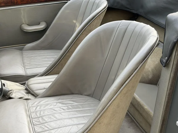 Jaguar XK (1960) — foto 16 van 21