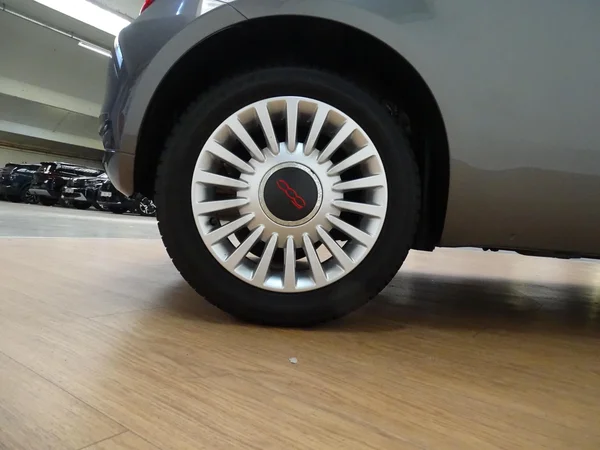 Fiat 500C (2017) — foto 3 van 23