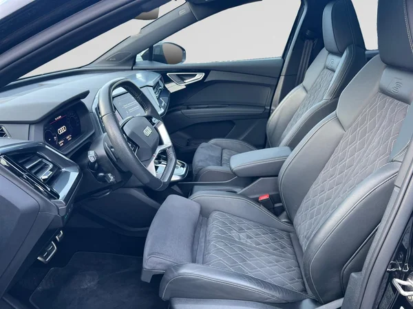 AUDI Q4 e-tron (2024) — foto 15 van 18