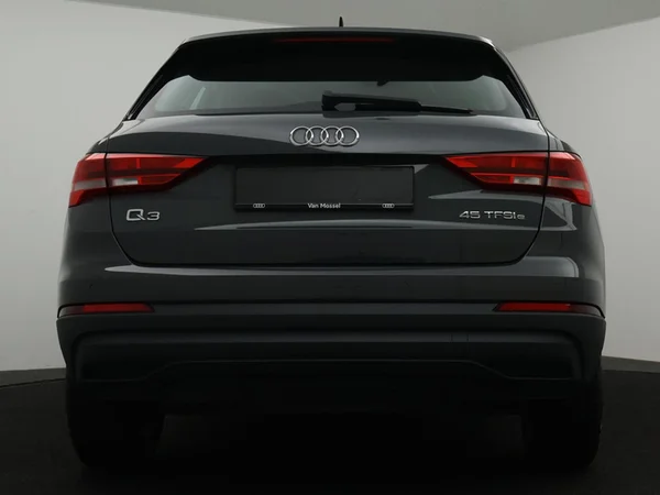 AUDI Q3 PHEV (2022) — foto 18 van 23