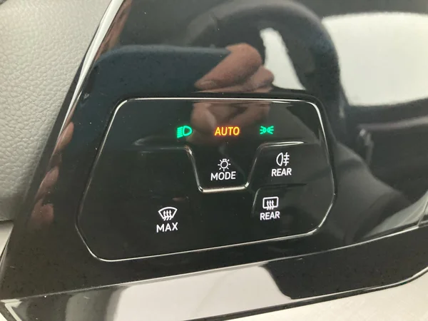 VOLKSWAGEN Golf VIII (2020) — foto 17 van 36
