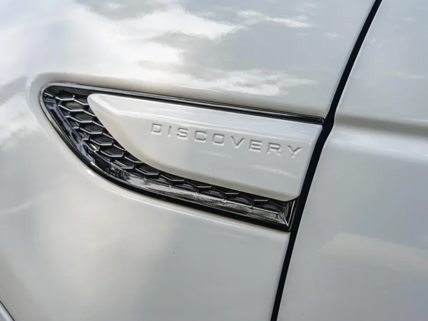 Land Rover Discovery Sport (2023) — foto 16 van 30