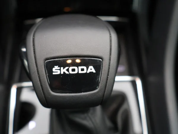 SKODA Karoq (2023) — foto 14 van 30