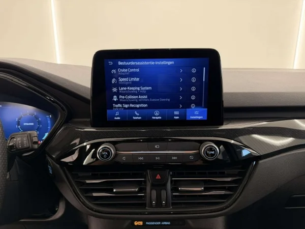 Ford Kuga (2023) — foto 5 van 24