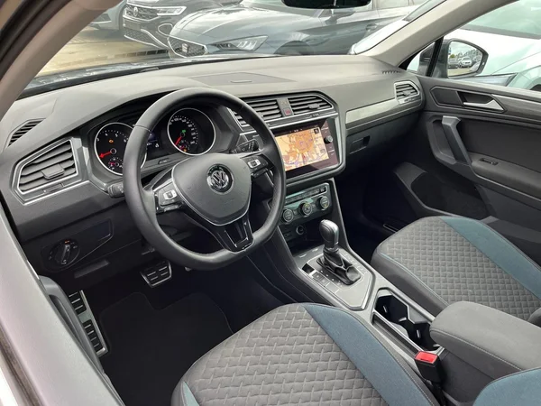 VOLKSWAGEN Tiguan (2019) — foto 21 van 22