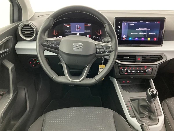 SEAT Arona (2023) — foto 7 van 36
