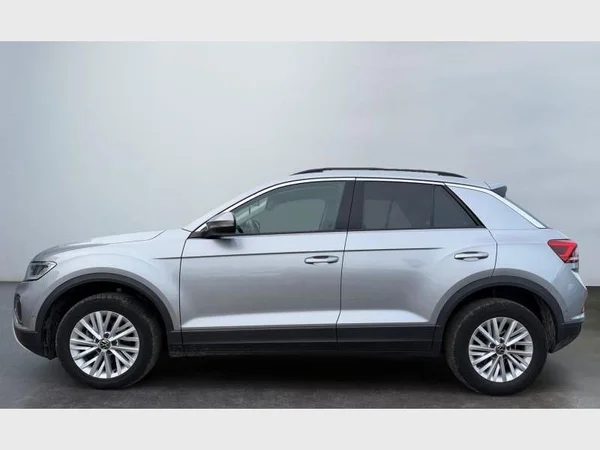 Volkswagen T-Roc (2022) — foto 18 van 24