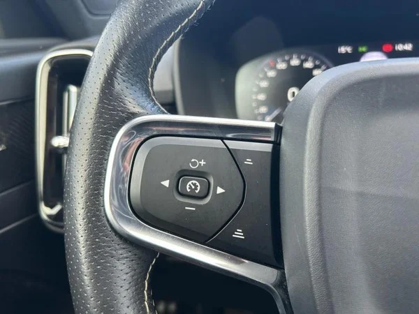 VOLVO XC40 (2018) — foto 17 van 32