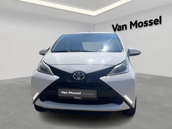 Toyota Aygo (2015) — foto 12 van 19