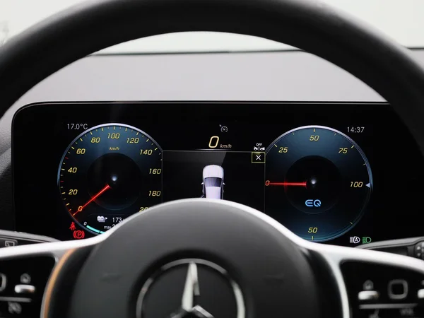 Mercedes-Benz EQA (2024) — foto 42 van 43