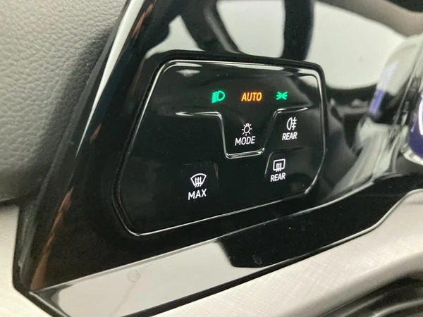 VOLKSWAGEN Golf VIII (2024) — foto 10 van 36