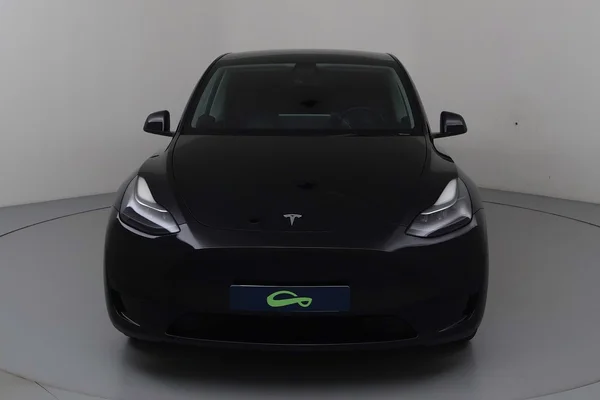 Tesla Model 3 (2023) — foto 35 van 36