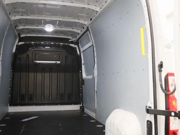 Renault Master (2023) — foto 9 van 36
