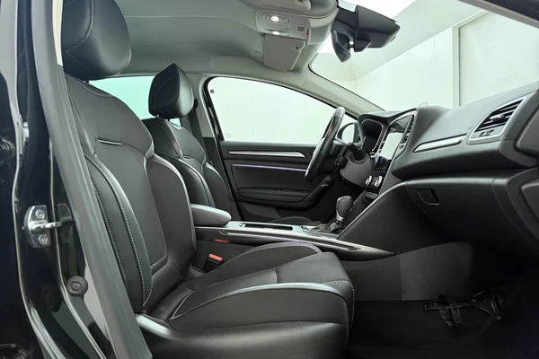 Renault Megane Berline Phase II (2021) — foto 26 van 28