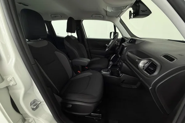 Jeep Renegade (2023) — foto 6 van 27
