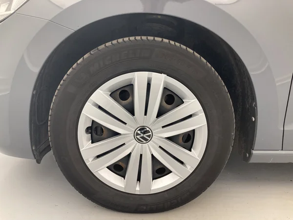 VOLKSWAGEN Touran (2020) — foto 16 van 23