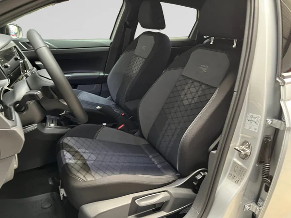 VOLKSWAGEN Polo (2024) — foto 8 van 21