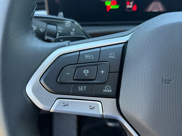 VOLKSWAGEN T-Roc (2025) — foto 4 van 20