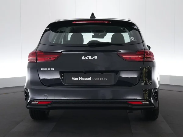 Kia cee'd (2024) — foto 18 van 22