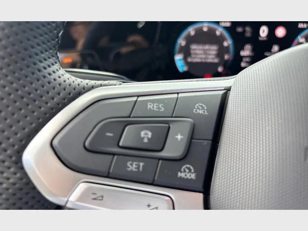 VOLKSWAGEN GOLF (2026) — foto 8 van 23