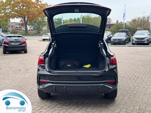 Audi Q3 (2022) — foto 41 van 55