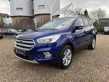 Ford Kuga 46b50a38-fe79-4192-b7a1-200768558361