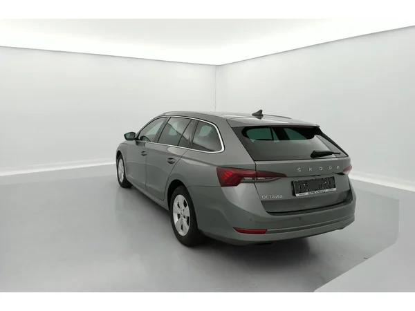 SKODA Octavia Combi Dsl (2022) — foto 7 van 36