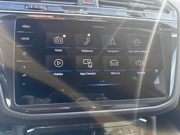 VOLKSWAGEN Tiguan (2021) — foto 21 van 33