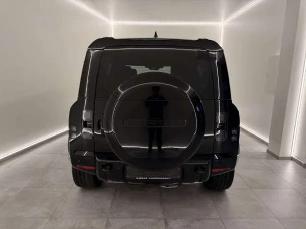 Land Rover Defender — foto 18 van 22