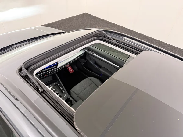 VOLKSWAGEN Golf Variant (2025) — foto 22 van 30