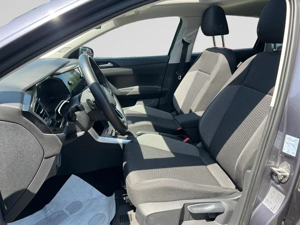 VOLKSWAGEN Polo (2025) — foto 2 van 24