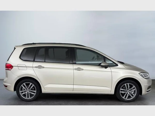 Volkswagen Touran (2024) — foto 22 van 28