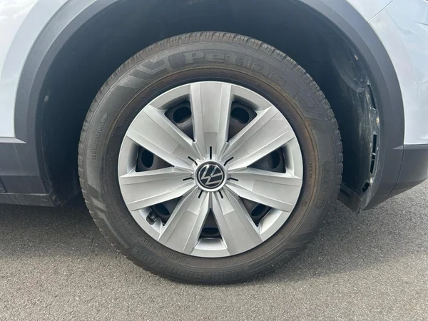 VOLKSWAGEN T-Roc (2019) — foto 14 van 24