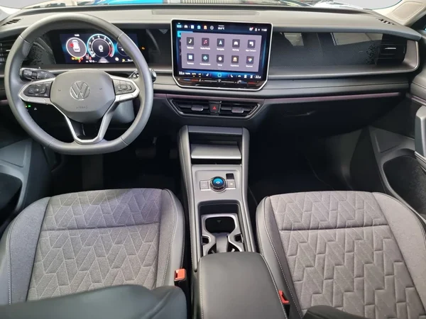 VOLKSWAGEN Tayron (2025) — foto 2 van 23