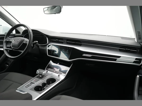AUDI A6 Avant (2022) — foto 12 van 28