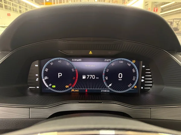 Skoda Superb (2022) — foto 8 van 30