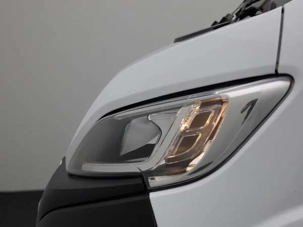 Opel Movano (2023) — foto 11 van 38
