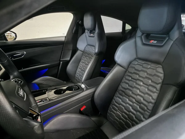 AUDI RS e-tron GT (2021) — foto 36 van 44