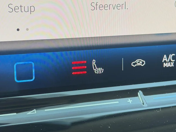 VOLKSWAGEN Golf VIII SW (2024) — foto 11 van 20