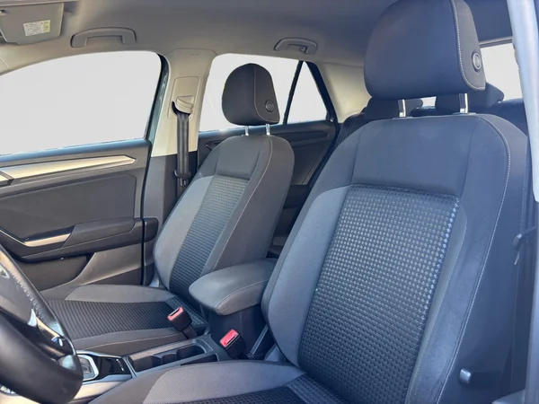 VOLKSWAGEN T-Roc (2021) — foto 16 van 16